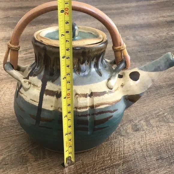 Clay teapot signed by Isaac Martin - Picture 7 of 7